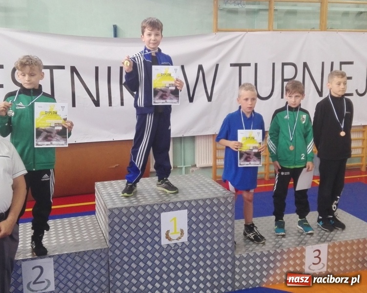 Zdjęcie w galerii na portalu naszraciborz.pl: Grad medali zapaśników Unii Racibórz na zawodach w Mysłowicach wiadomości z regionu