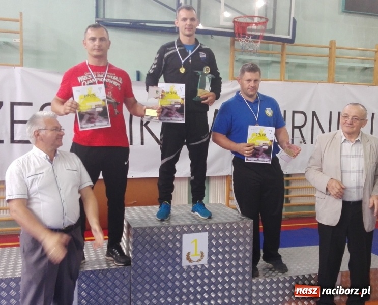 Zdjęcie w galerii na portalu naszraciborz.pl: Grad medali zapaśników Unii Racibórz na zawodach w Mysłowicach wiadomości z regionu