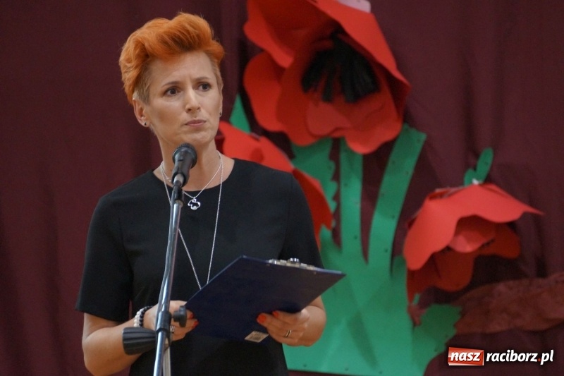 Zdjęcie w galerii na portalu naszraciborz.pl: Róbta co chceta... ale dla dobra. Święto szkoły w Nędzy wiadomości z regionu