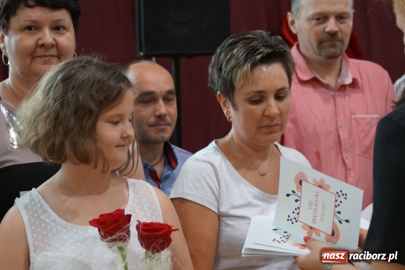 Zdjęcie w galerii na portalu naszraciborz.pl: Róbta co chceta... ale dla dobra. Święto szkoły w Nędzy wiadomości z regionu