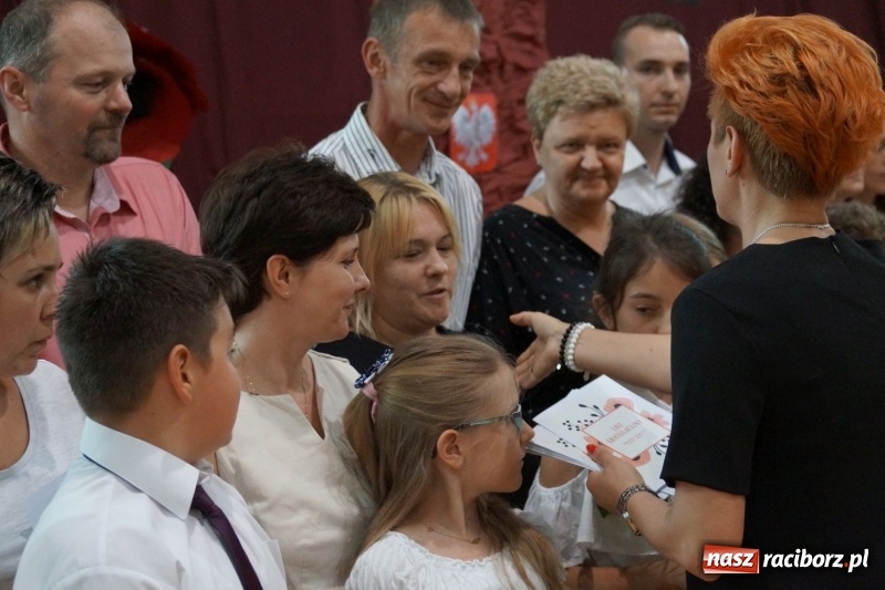 Zdjęcie w galerii na portalu naszraciborz.pl: Róbta co chceta... ale dla dobra. Święto szkoły w Nędzy wiadomości z regionu