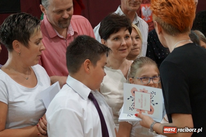 Zdjęcie w galerii na portalu naszraciborz.pl: Róbta co chceta... ale dla dobra. Święto szkoły w Nędzy wiadomości z regionu