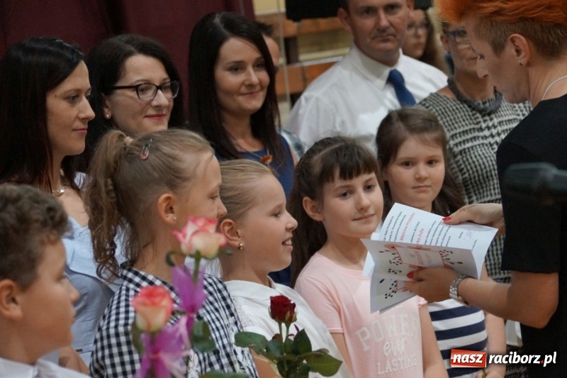Zdjęcie w galerii na portalu naszraciborz.pl: Róbta co chceta... ale dla dobra. Święto szkoły w Nędzy wiadomości z regionu