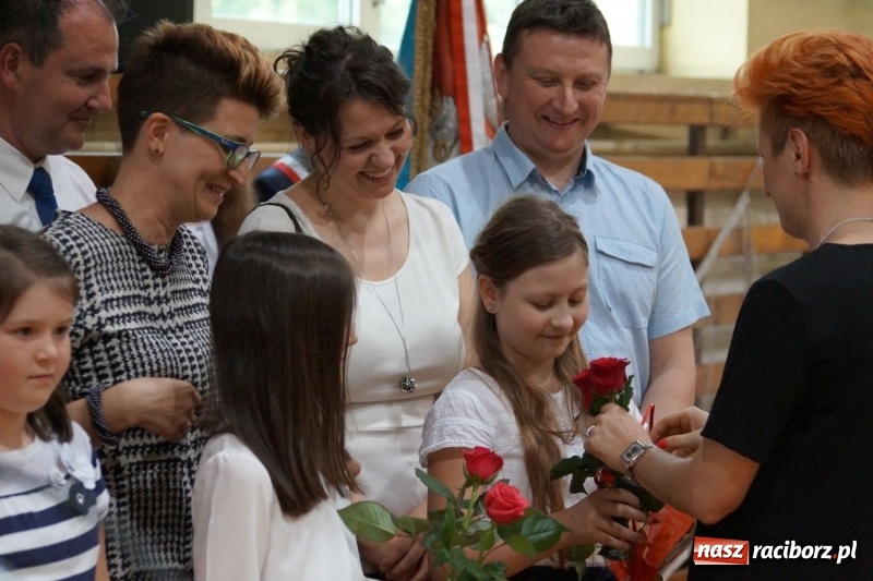 Zdjęcie w galerii na portalu naszraciborz.pl: Róbta co chceta... ale dla dobra. Święto szkoły w Nędzy wiadomości z regionu