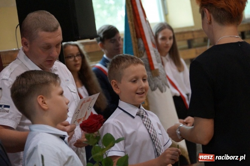 Zdjęcie w galerii na portalu naszraciborz.pl: Róbta co chceta... ale dla dobra. Święto szkoły w Nędzy wiadomości z regionu