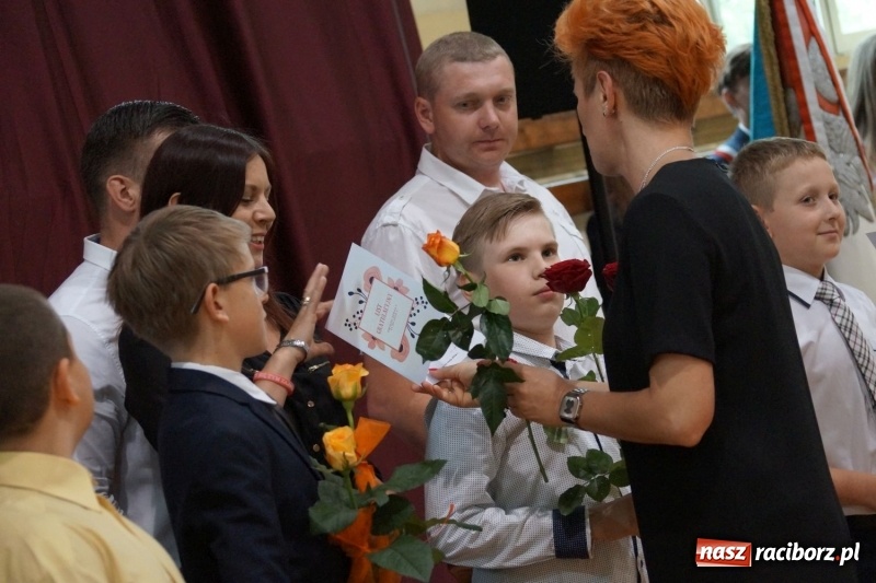 Zdjęcie w galerii na portalu naszraciborz.pl: Róbta co chceta... ale dla dobra. Święto szkoły w Nędzy wiadomości z regionu