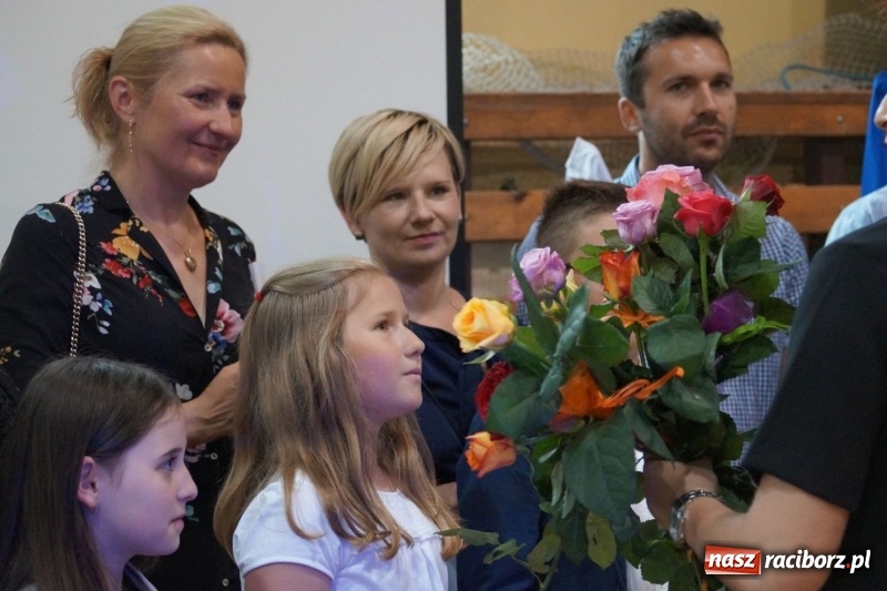 Zdjęcie w galerii na portalu naszraciborz.pl: Róbta co chceta... ale dla dobra. Święto szkoły w Nędzy wiadomości z regionu