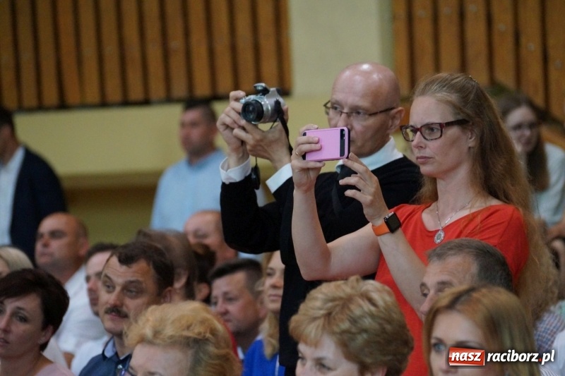 Zdjęcie w galerii na portalu naszraciborz.pl: Róbta co chceta... ale dla dobra. Święto szkoły w Nędzy wiadomości z regionu