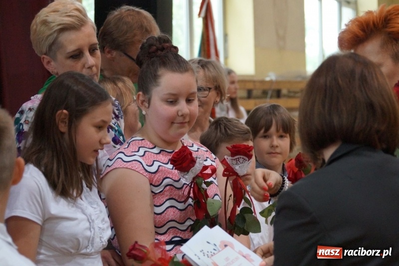 Zdjęcie w galerii na portalu naszraciborz.pl: Róbta co chceta... ale dla dobra. Święto szkoły w Nędzy wiadomości z regionu