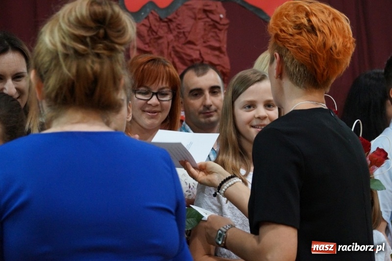 Zdjęcie w galerii na portalu naszraciborz.pl: Róbta co chceta... ale dla dobra. Święto szkoły w Nędzy wiadomości z regionu