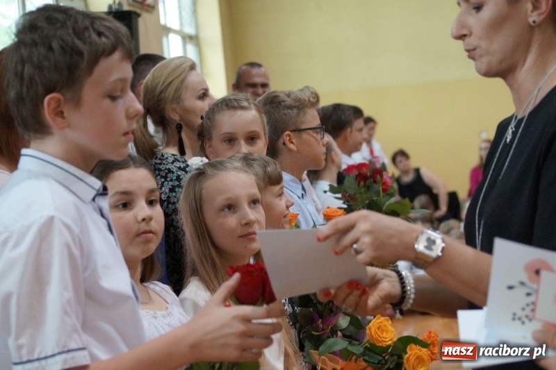 Zdjęcie w galerii na portalu naszraciborz.pl: Róbta co chceta... ale dla dobra. Święto szkoły w Nędzy wiadomości z regionu