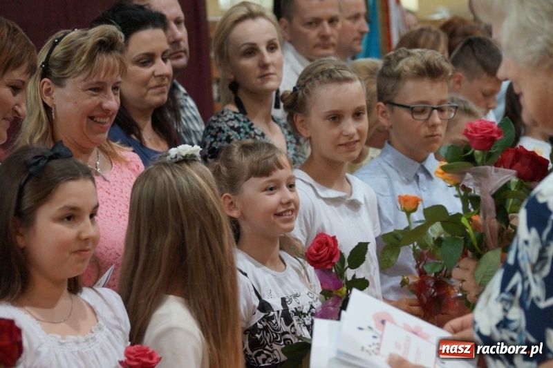 Zdjęcie w galerii na portalu naszraciborz.pl: Róbta co chceta... ale dla dobra. Święto szkoły w Nędzy wiadomości z regionu