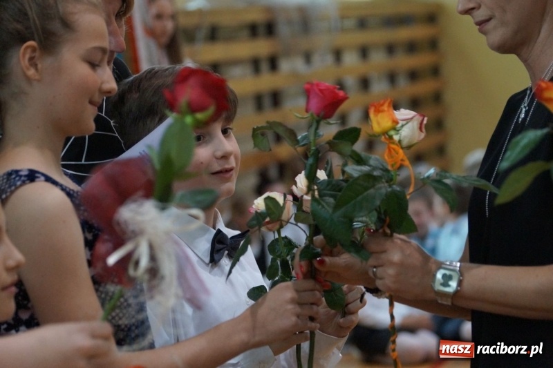 Zdjęcie w galerii na portalu naszraciborz.pl: Róbta co chceta... ale dla dobra. Święto szkoły w Nędzy wiadomości z regionu