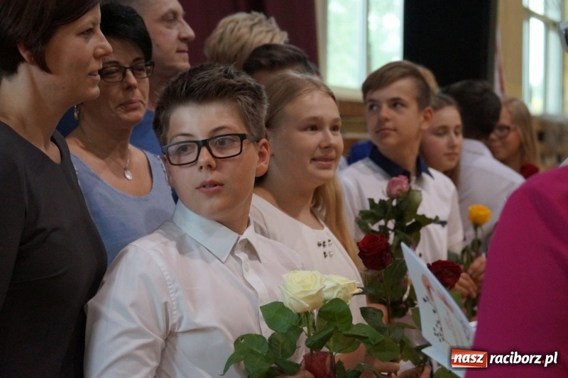 Zdjęcie w galerii na portalu naszraciborz.pl: Róbta co chceta... ale dla dobra. Święto szkoły w Nędzy wiadomości z regionu