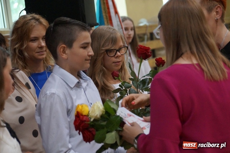 Zdjęcie w galerii na portalu naszraciborz.pl: Róbta co chceta... ale dla dobra. Święto szkoły w Nędzy wiadomości z regionu