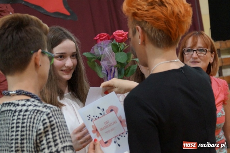 Zdjęcie w galerii na portalu naszraciborz.pl: Róbta co chceta... ale dla dobra. Święto szkoły w Nędzy wiadomości z regionu