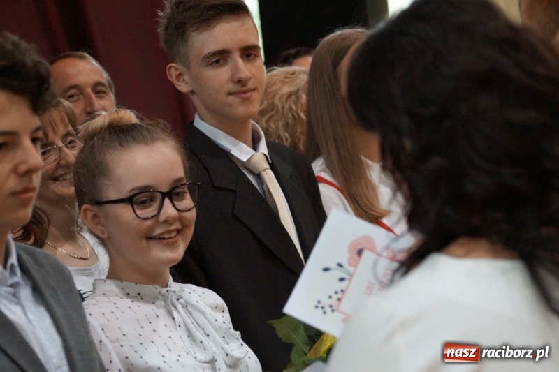 Zdjęcie w galerii na portalu naszraciborz.pl: Róbta co chceta... ale dla dobra. Święto szkoły w Nędzy wiadomości z regionu