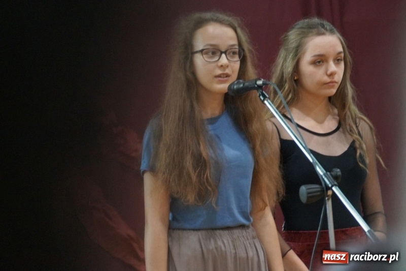 Zdjęcie w galerii na portalu naszraciborz.pl: Róbta co chceta... ale dla dobra. Święto szkoły w Nędzy wiadomości z regionu