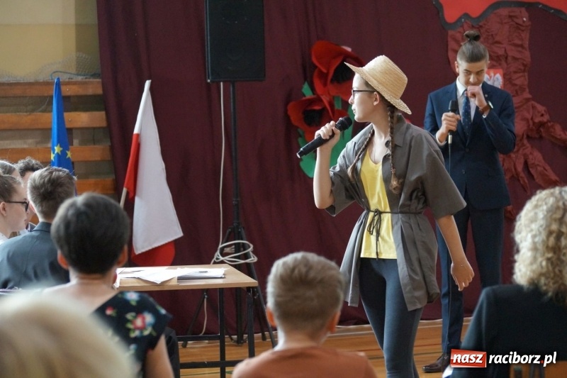 Zdjęcie w galerii na portalu naszraciborz.pl: Róbta co chceta... ale dla dobra. Święto szkoły w Nędzy wiadomości z regionu