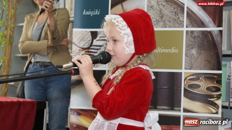 Zdjęcie w galerii na portalu naszraciborz.pl: Tukej piyknie godomy po raz dziesiąty w raciborskiej bibliotece wiadomości z regionu
