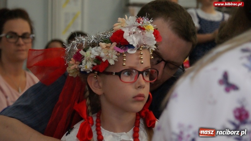Zdjęcie w galerii na portalu naszraciborz.pl: Tukej piyknie godomy po raz dziesiąty w raciborskiej bibliotece wiadomości z regionu