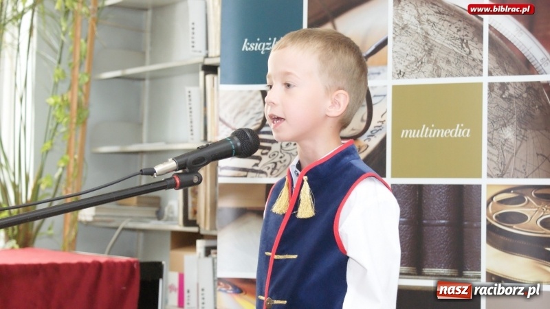 Zdjęcie w galerii na portalu naszraciborz.pl: Tukej piyknie godomy po raz dziesiąty w raciborskiej bibliotece wiadomości z regionu