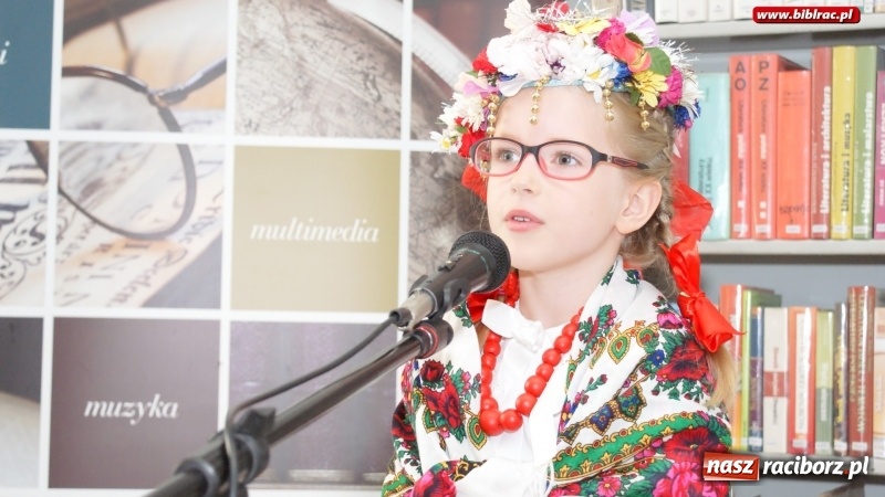 Zdjęcie w galerii na portalu naszraciborz.pl: Tukej piyknie godomy po raz dziesiąty w raciborskiej bibliotece wiadomości z regionu