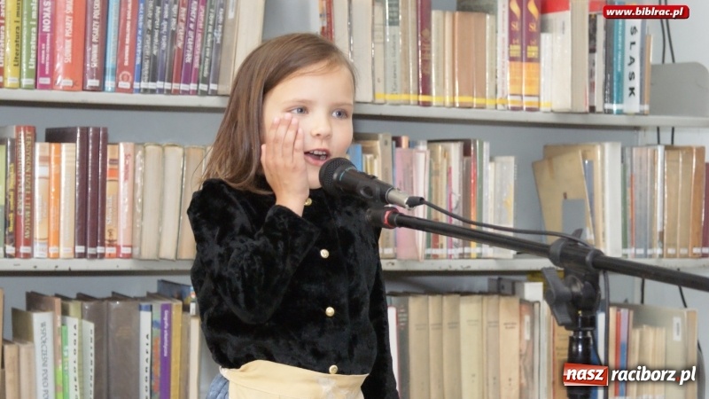 Zdjęcie w galerii na portalu naszraciborz.pl: Tukej piyknie godomy po raz dziesiąty w raciborskiej bibliotece wiadomości z regionu