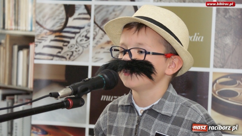 Zdjęcie w galerii na portalu naszraciborz.pl: Tukej piyknie godomy po raz dziesiąty w raciborskiej bibliotece wiadomości z regionu