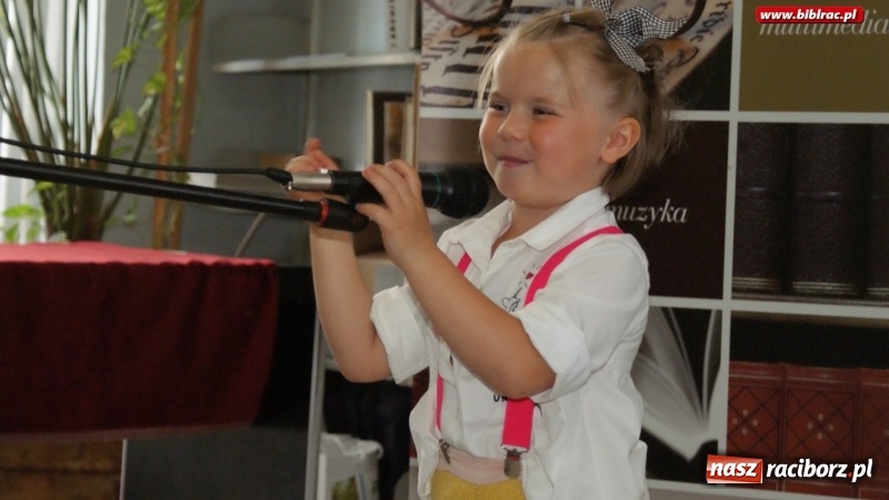 Zdjęcie w galerii na portalu naszraciborz.pl: Tukej piyknie godomy po raz dziesiąty w raciborskiej bibliotece wiadomości z regionu