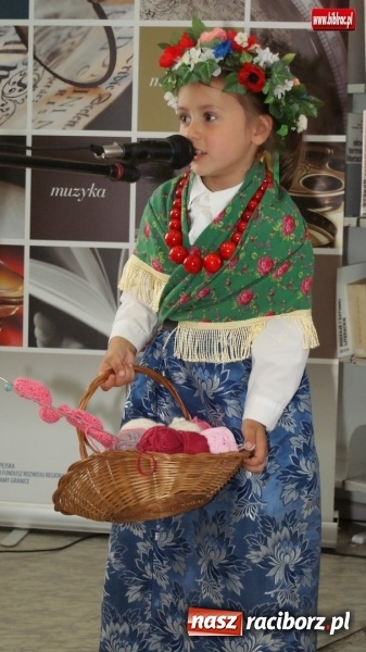 Zdjęcie w galerii na portalu naszraciborz.pl: Tukej piyknie godomy po raz dziesiąty w raciborskiej bibliotece wiadomości z regionu