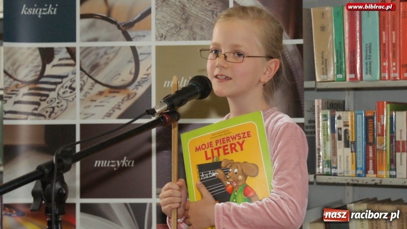 Zdjęcie w galerii na portalu naszraciborz.pl: Tukej piyknie godomy po raz dziesiąty w raciborskiej bibliotece wiadomości z regionu