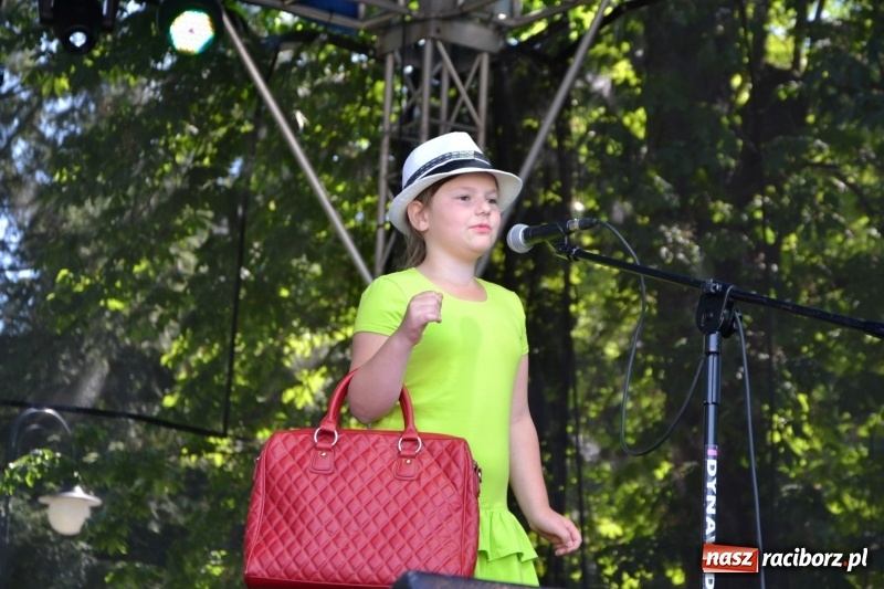 Zdjęcie w galerii na portalu naszraciborz.pl: Majowy festyn przy zamku w Chałupkach  wiadomości z regionu