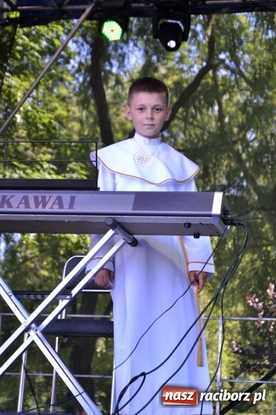 Zdjęcie w galerii na portalu naszraciborz.pl: Majowy festyn przy zamku w Chałupkach  wiadomości z regionu