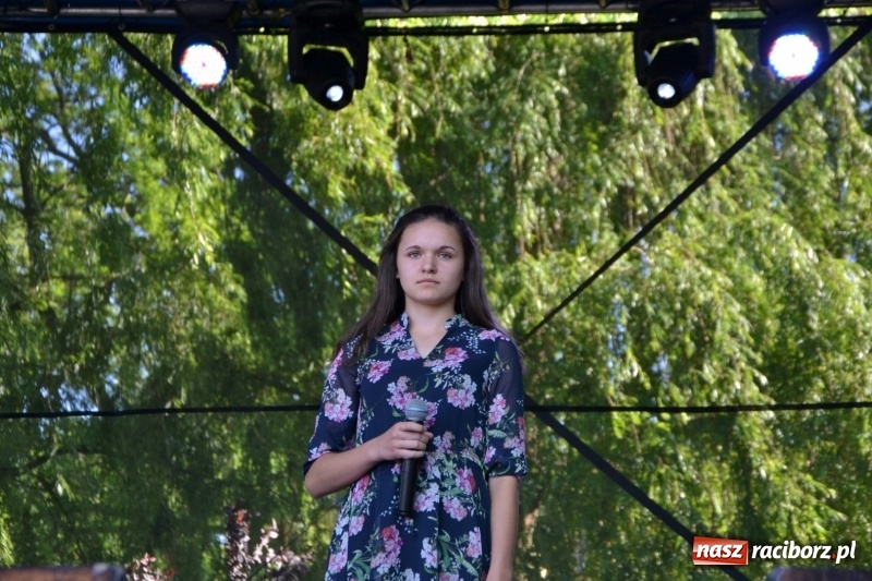 Zdjęcie w galerii na portalu naszraciborz.pl: Majowy festyn przy zamku w Chałupkach  wiadomości z regionu