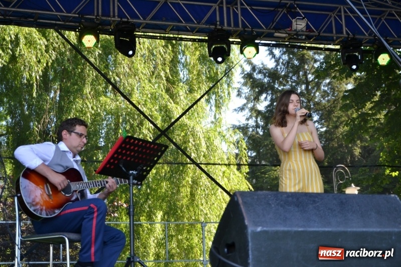 Zdjęcie w galerii na portalu naszraciborz.pl: Majowy festyn przy zamku w Chałupkach  wiadomości z regionu