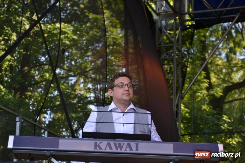 Zdjęcie w galerii na portalu naszraciborz.pl: Majowy festyn przy zamku w Chałupkach  wiadomości z regionu