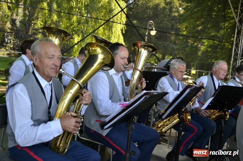 Zdjęcie w galerii na portalu naszraciborz.pl: Majowy festyn przy zamku w Chałupkach  wiadomości z regionu