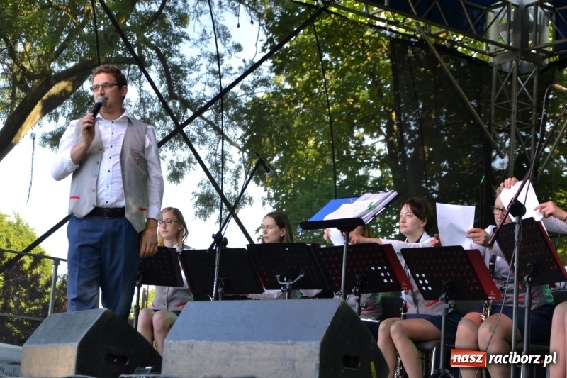 Zdjęcie w galerii na portalu naszraciborz.pl: Majowy festyn przy zamku w Chałupkach  wiadomości z regionu