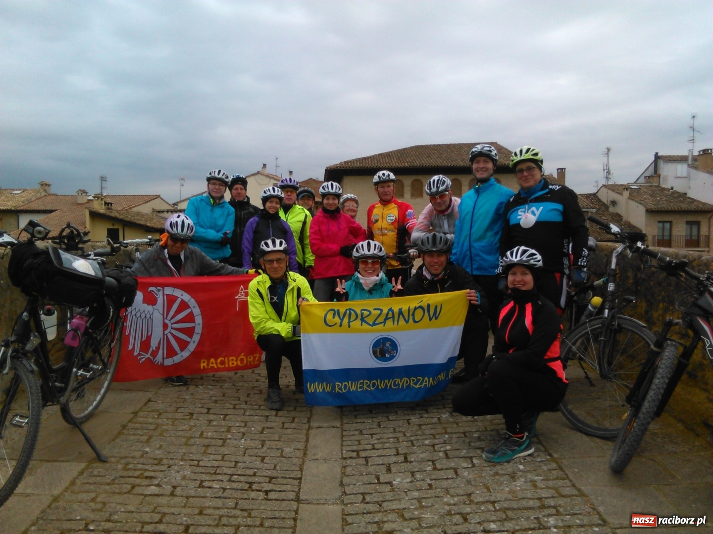 Zdjęcie w galerii na portalu naszraciborz.pl: Rowerowy Cyprzanów pielgrzymował szlakiem świętego Jakuba wiadomości z regionu