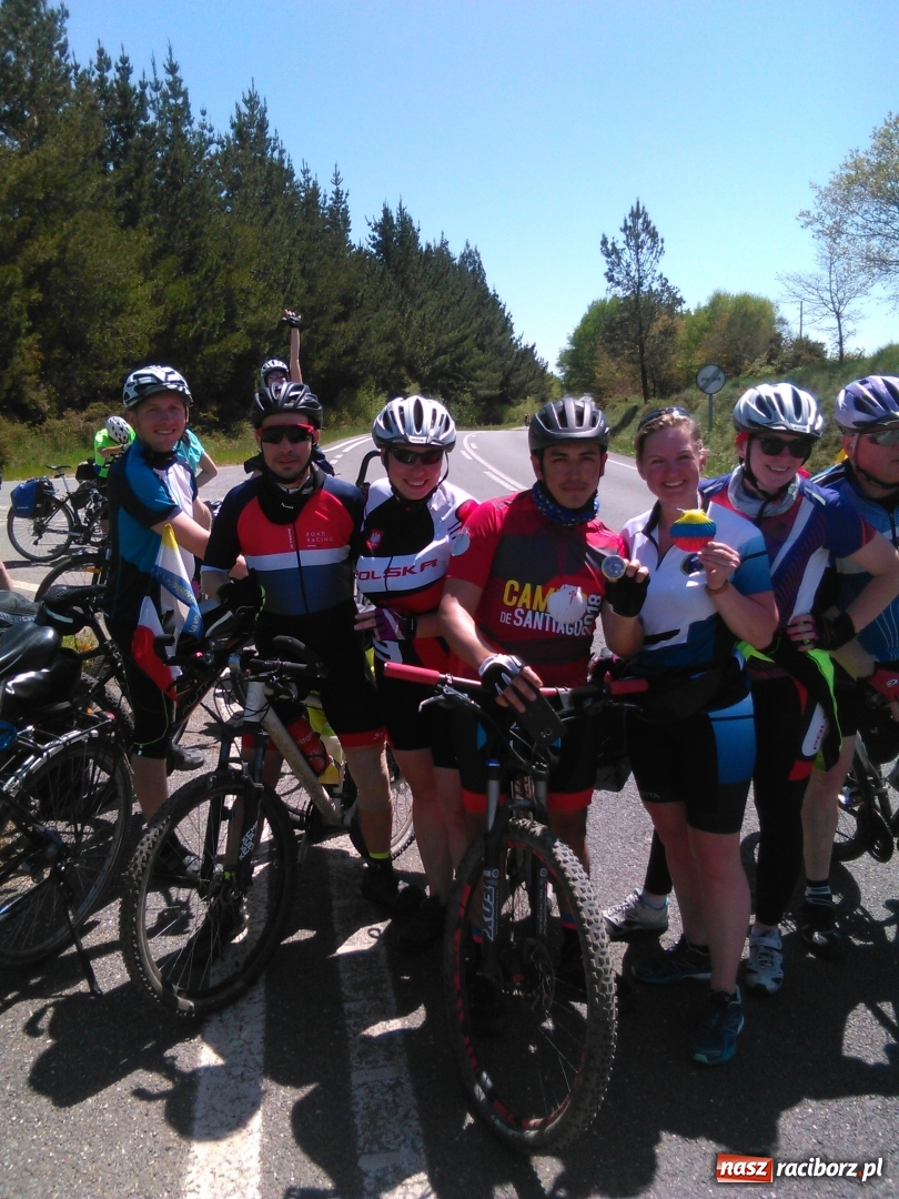 Zdjęcie w galerii na portalu naszraciborz.pl: Rowerowy Cyprzanów pielgrzymował szlakiem świętego Jakuba wiadomości z regionu