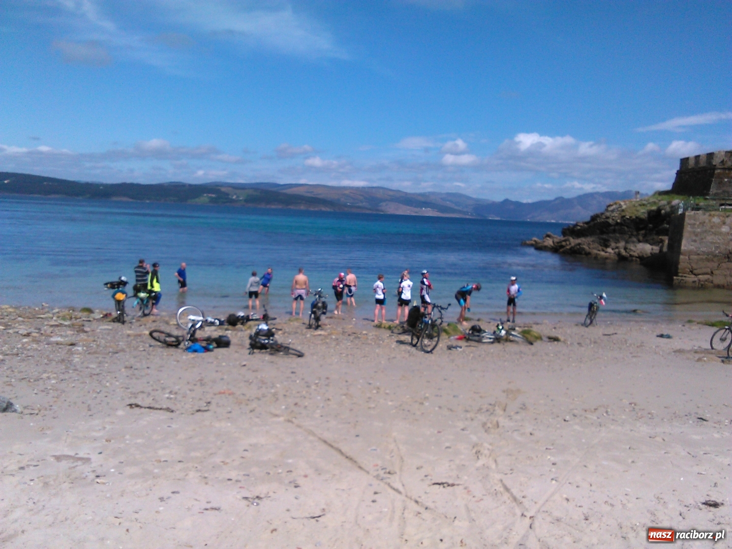 Zdjęcie w galerii na portalu naszraciborz.pl: Rowerowy Cyprzanów pielgrzymował szlakiem świętego Jakuba wiadomości z regionu