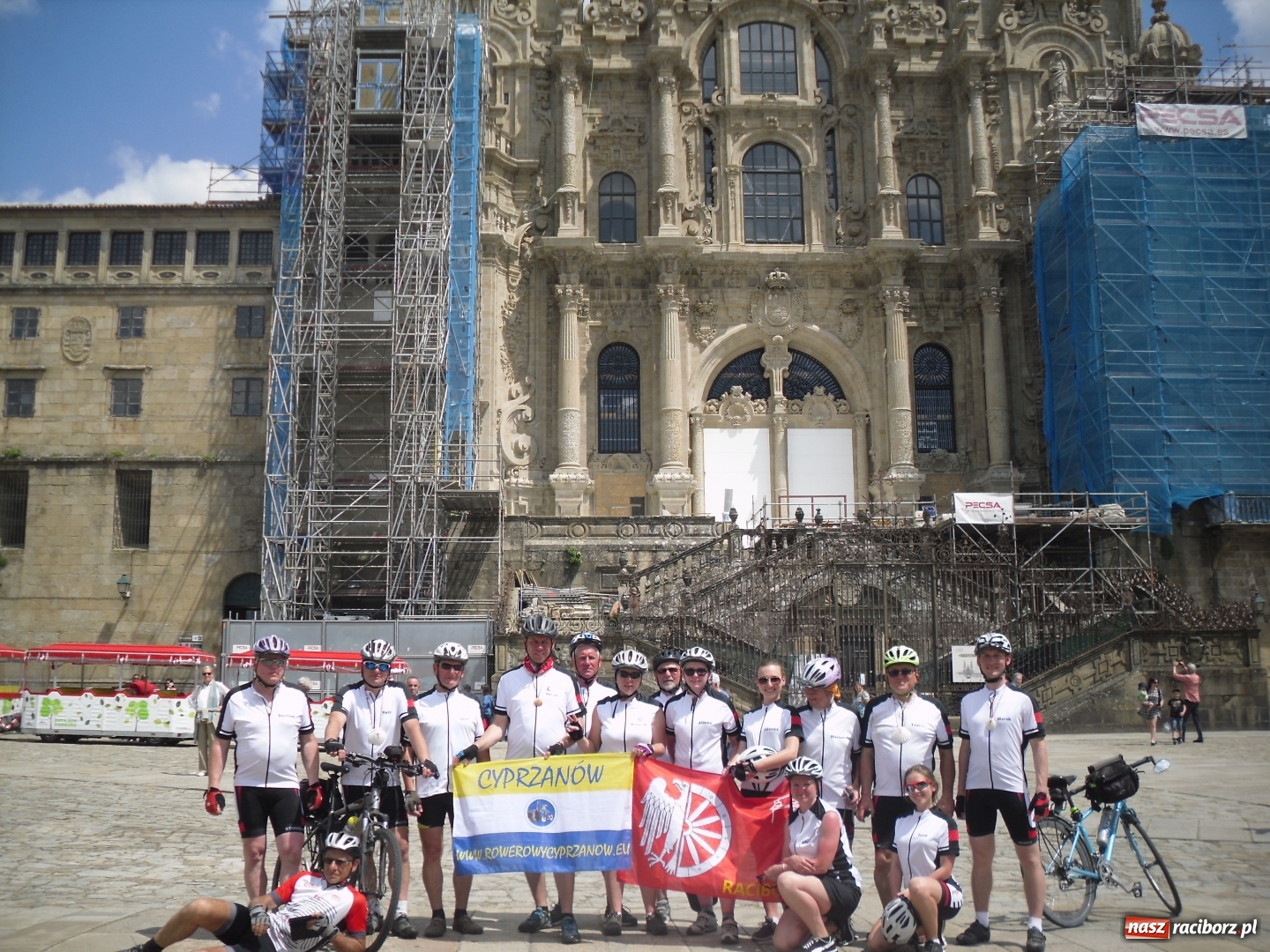 Zdjęcie w galerii na portalu naszraciborz.pl: Rowerowy Cyprzanów pielgrzymował szlakiem świętego Jakuba wiadomości z regionu