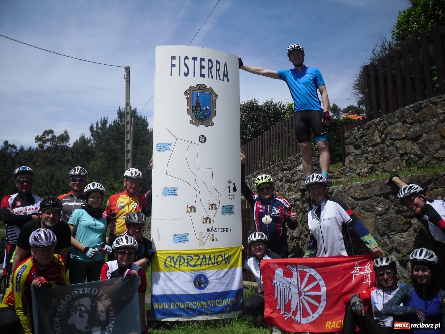 Zdjęcie w galerii na portalu naszraciborz.pl: Rowerowy Cyprzanów pielgrzymował szlakiem świętego Jakuba wiadomości z regionu