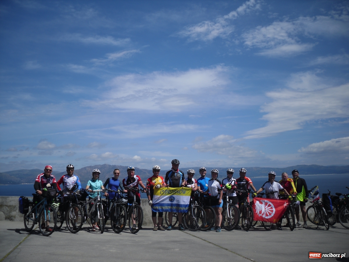 Zdjęcie w galerii na portalu naszraciborz.pl: Rowerowy Cyprzanów pielgrzymował szlakiem świętego Jakuba wiadomości z regionu