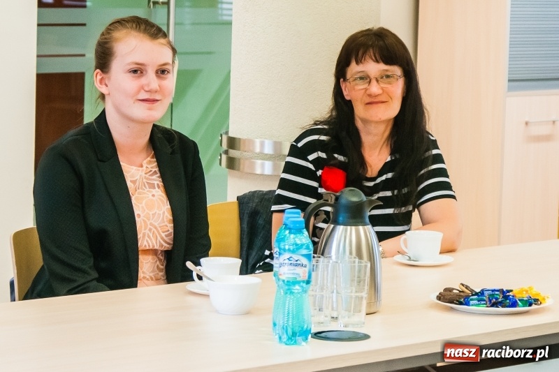 Zdjęcie w galerii na portalu naszraciborz.pl: Sonia Janeczek z SP15 powiatową Mistrzynią Ortografii wiadomości z regionu