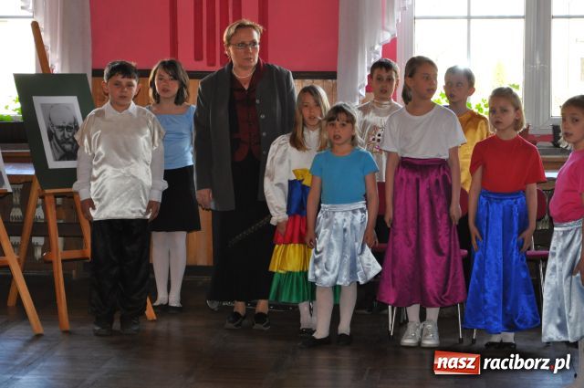 Zdjęcie w galerii na portalu naszraciborz.pl: Święto Szkoły w Borucinie wiadomości z regionu