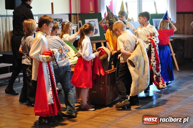 Zdjęcie w galerii na portalu naszraciborz.pl: Święto Szkoły w Borucinie wiadomości z regionu