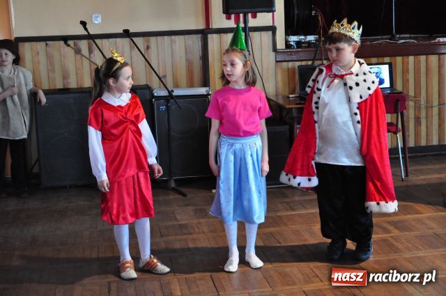 Zdjęcie w galerii na portalu naszraciborz.pl: Święto Szkoły w Borucinie wiadomości z regionu