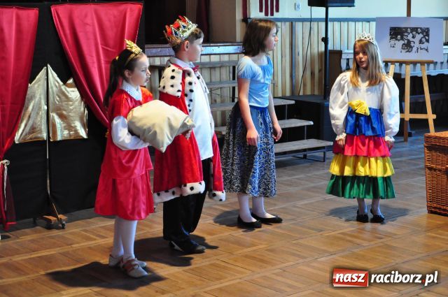 Zdjęcie w galerii na portalu naszraciborz.pl: Święto Szkoły w Borucinie wiadomości z regionu
